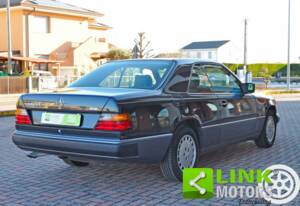 Bild 5/10 von Mercedes-Benz 300 CE (1990)