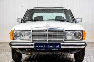 Bild 11/46 von Mercedes-Benz 240 D (1982)