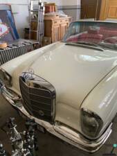 Image 47/77 of Mercedes-Benz 250 SE (1966)