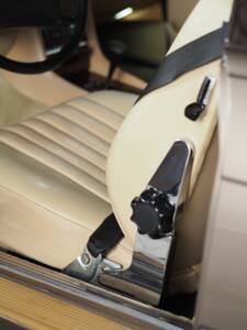 Image 46/50 of Mercedes-Benz 560 SL (1988)