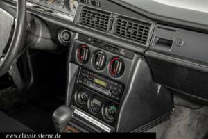 Imagen 15/15 de Mercedes-Benz 190 E 2.3-16 &quot;Schurti&quot; (1984)