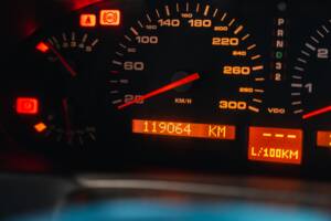 Image 19/33 of Porsche 928 GTS (1992)