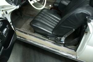 Imagen 12/50 de Mercedes-Benz 250 SE (1966)