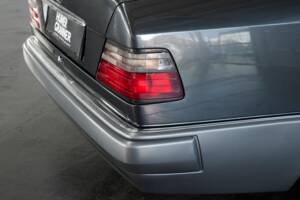 Bild 29/50 von Mercedes-Benz E 500 (1993)