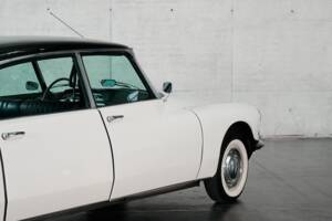 Bild 48/50 von Citroën DS 21 Pallas (1966)