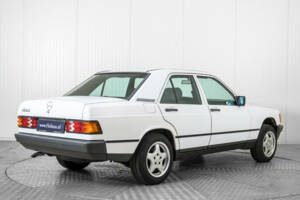 Image 2/50 de Mercedes-Benz 190 D (1986)