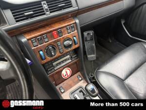 Bild 14/15 von Mercedes-Benz 300 CE-24 (1990)