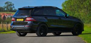 Image 14/49 of Mercedes-Benz ML 63 AMG (2013)