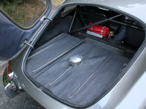 Afbeelding 21/21 van Jaguar Type E 3.8 (1961)