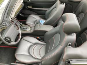 Bild 16/29 von Jaguar XKR (2000)