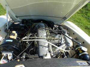 Mercedes-Benz 280 SL Roadster (W 113) hellelfenbein 1969