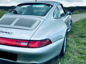 Image 7/8 of Porsche 911 Carrera S (1997)