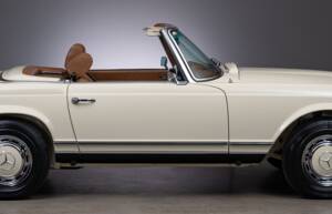 Image 8/41 of Mercedes-Benz 280 SL (1969)