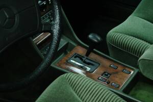 Bild 42/50 von Mercedes-Benz 300 SEL (1986)