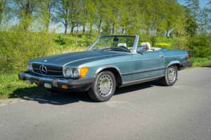 Image 4/8 de Mercedes-Benz 380 SL (1983)