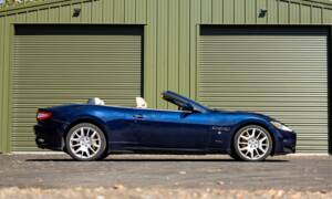 Immagine 2/36 di Maserati GranCabrio 4.7 (2010)