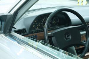 Bild 9/50 von Mercedes-Benz 300 SEL (1986)