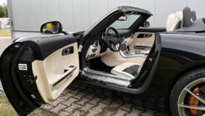Image 15/28 of Mercedes-Benz SLS AMG Roadster (2012)