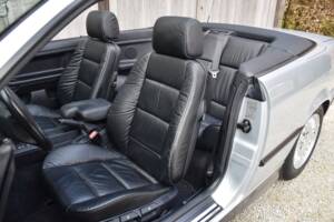 Image 27/46 of BMW 320i (1995)