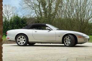 Imagen 9/50 de Jaguar XK8 4.0 (2000)