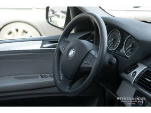 Image 10/34 of BMW X5 xDrive48i (2006)