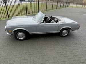Image 7/36 of Mercedes-Benz 280 SL (1970)