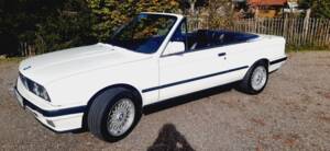 Image 29/55 of BMW 320i (1991)