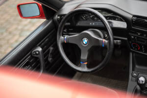 Bild 25/37 von BMW 316i Touring (1991)