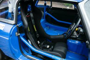 Image 12/45 of MG MGB GT (1964)