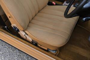 Image 23/33 of Mercedes-Benz 230 CE (1985)