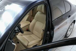 Image 9/24 of BMW 550i (2012)