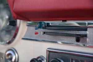 Image 49/60 of Mercedes-Benz 230 SL (1967)