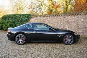 Immagine 21/50 di Maserati GranTurismo S (2010)