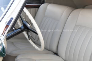 Image 23/38 de Mercedes-Benz 220 Cabriolet A (1955)