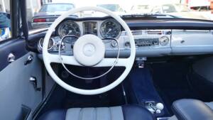 Image 21/34 de Mercedes-Benz 230 SL (1966)