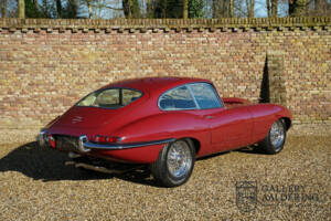 Afbeelding 20/50 van Jaguar E-Type (1968)