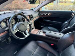Bild 10/22 von Mercedes-Benz SL 350 (2013)
