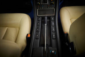 Image 56/100 of Ferrari 412 (1986)