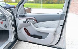 Image 34/45 of Mercedes-Benz S 55 AMG (2000)