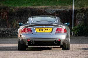 Image 7/39 of Aston Martin V12 Vanquish (2003)