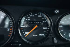 Bild 27/39 von Porsche 911 Carrera 4 (1993)