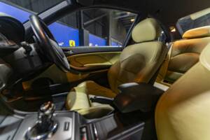 Image 23/50 of BMW M3 (2003)