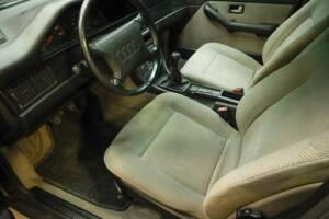 Image 37/50 de Audi 100 - 2.3E quattro (1990)