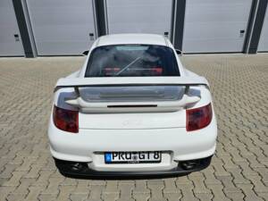 Imagen 3/17 de Porsche 911 GT2 (2008)
