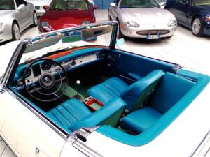 Bild 29/79 von Mercedes-Benz 230 SL (1965)