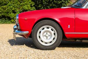 Image 39/50 of Alfa Romeo Giulia 1600 Spider (1963)