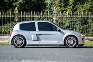 Image 5/40 of Renault Clio II V6 (2002)