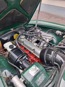 Image 14/34 of Volvo 1800 ES (1972)