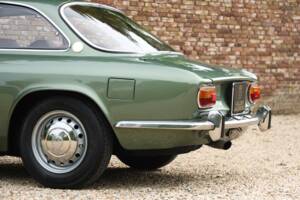 Bild 38/50 von Alfa Romeo 1750 GT Veloce (1971)