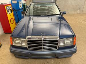 Image 4/16 of Mercedes-Benz 300 CE-24 (1989)